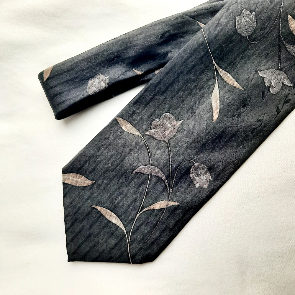 Silk Floral Bosa Tie